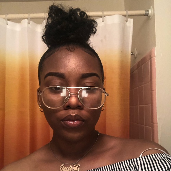 Meet your Posher, Timeyah - Picture 1 of 1